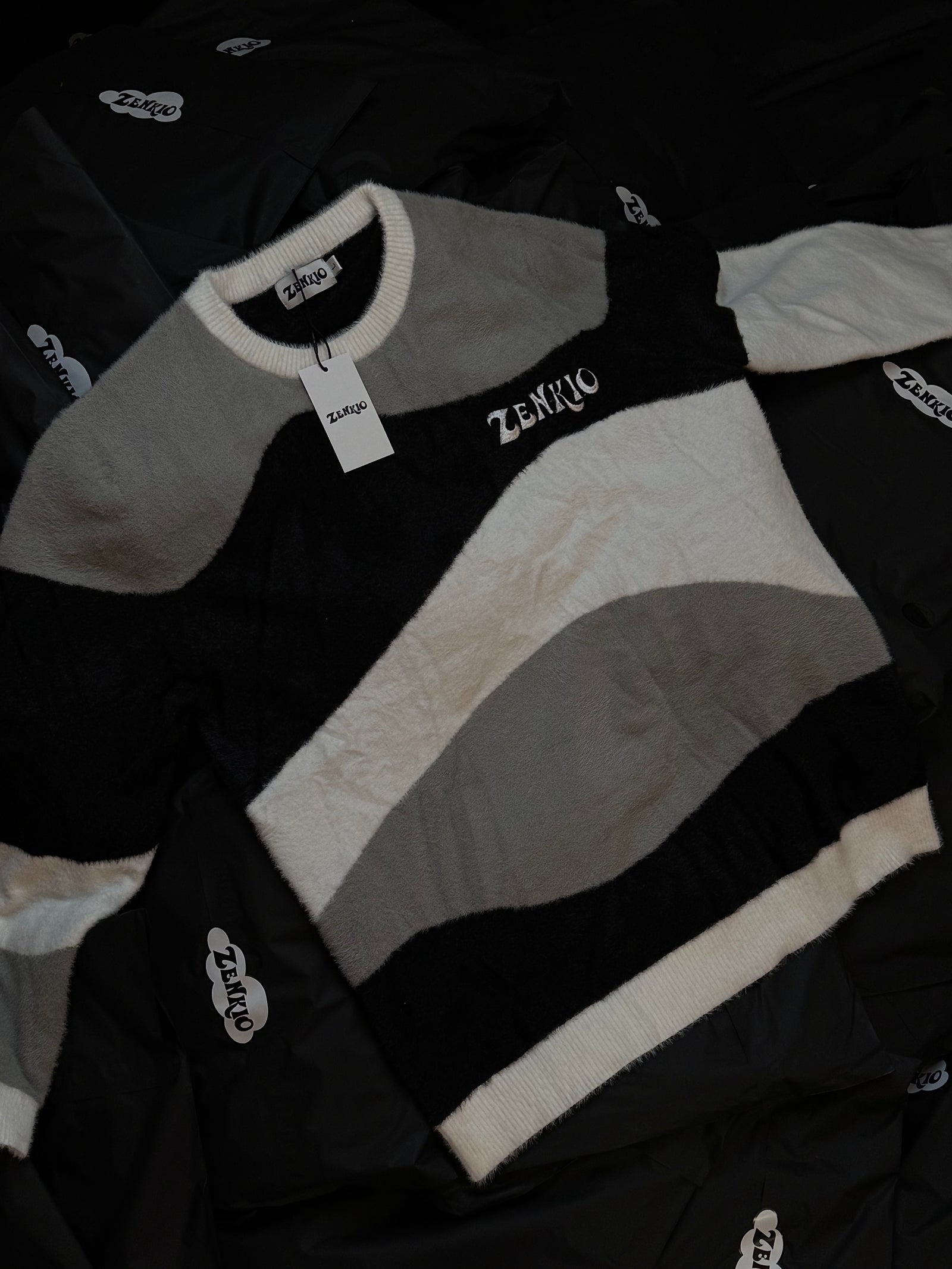 Pull Knitwear Storm Zenkio, motif storm noir, gris et blanc